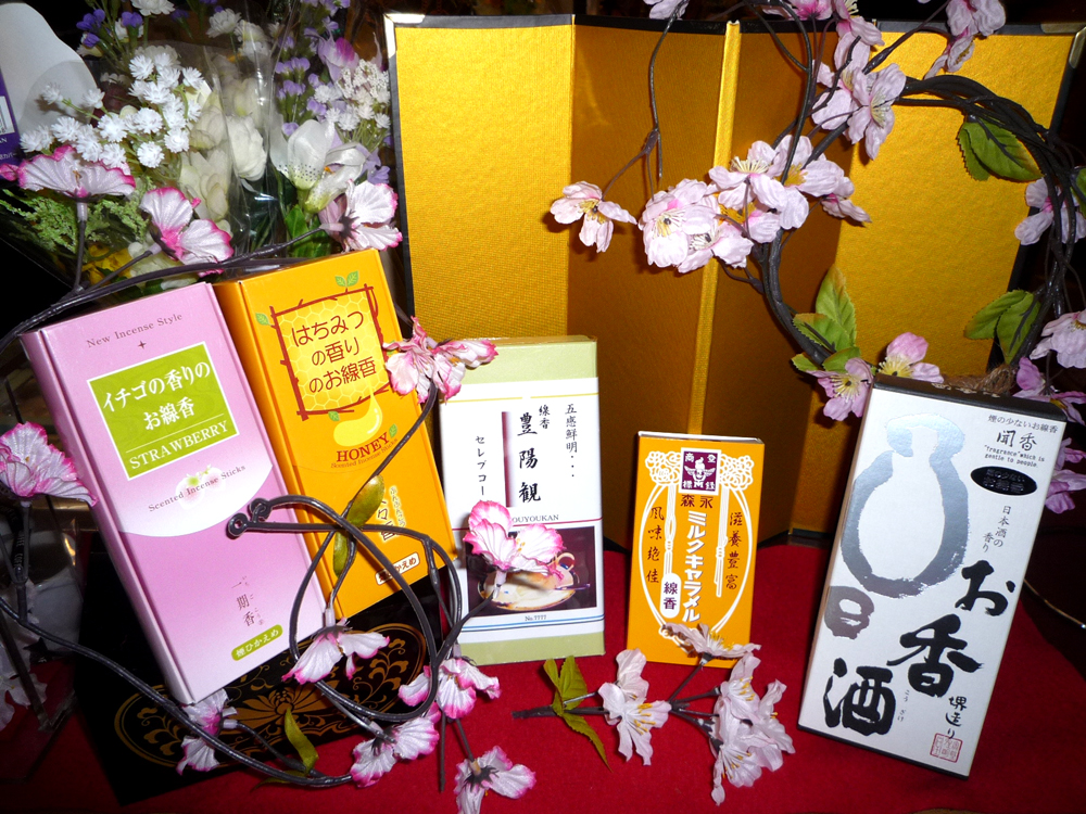お線香も様々。