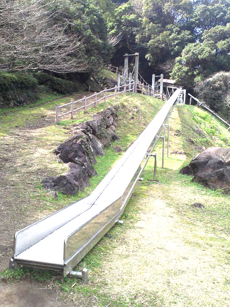 滑り台