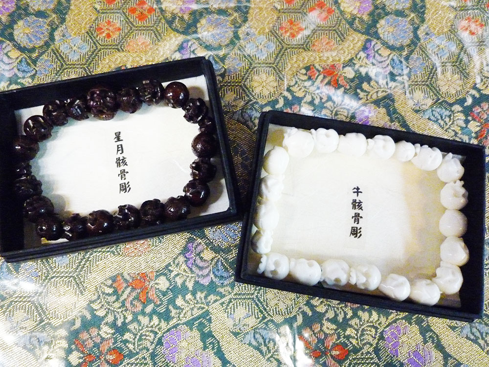 骸骨彫のブレスレット入荷しました!