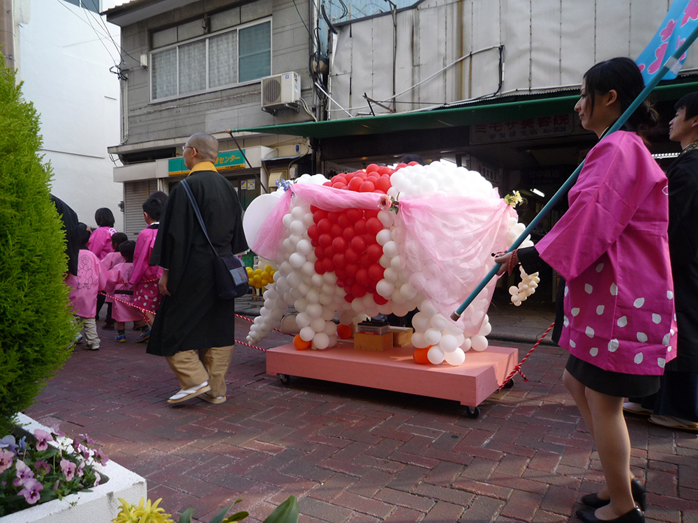 花まつり白象パレード