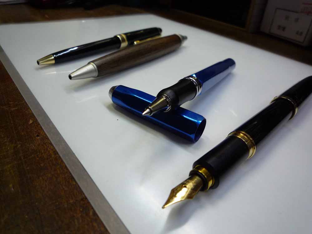 ペンは剣より強し