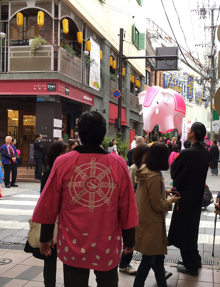 花まつり白象パレード