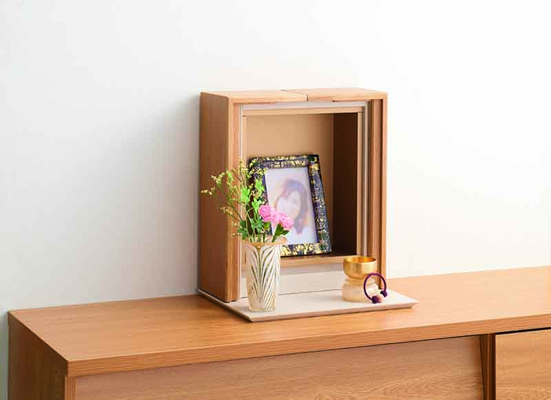 現代仏壇「アトリアライト」入荷
