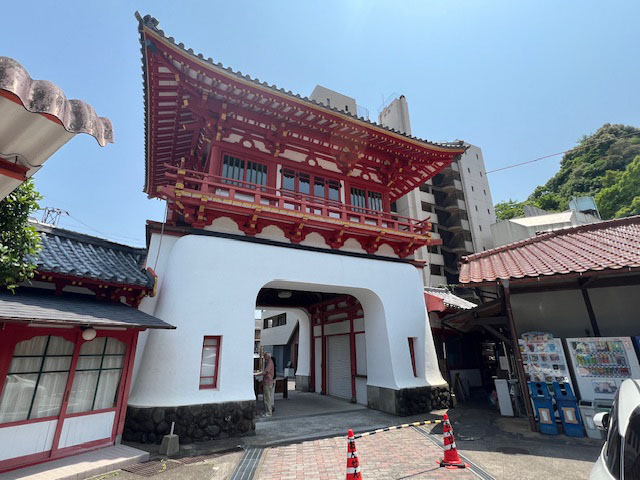 武雄温泉楼門へ